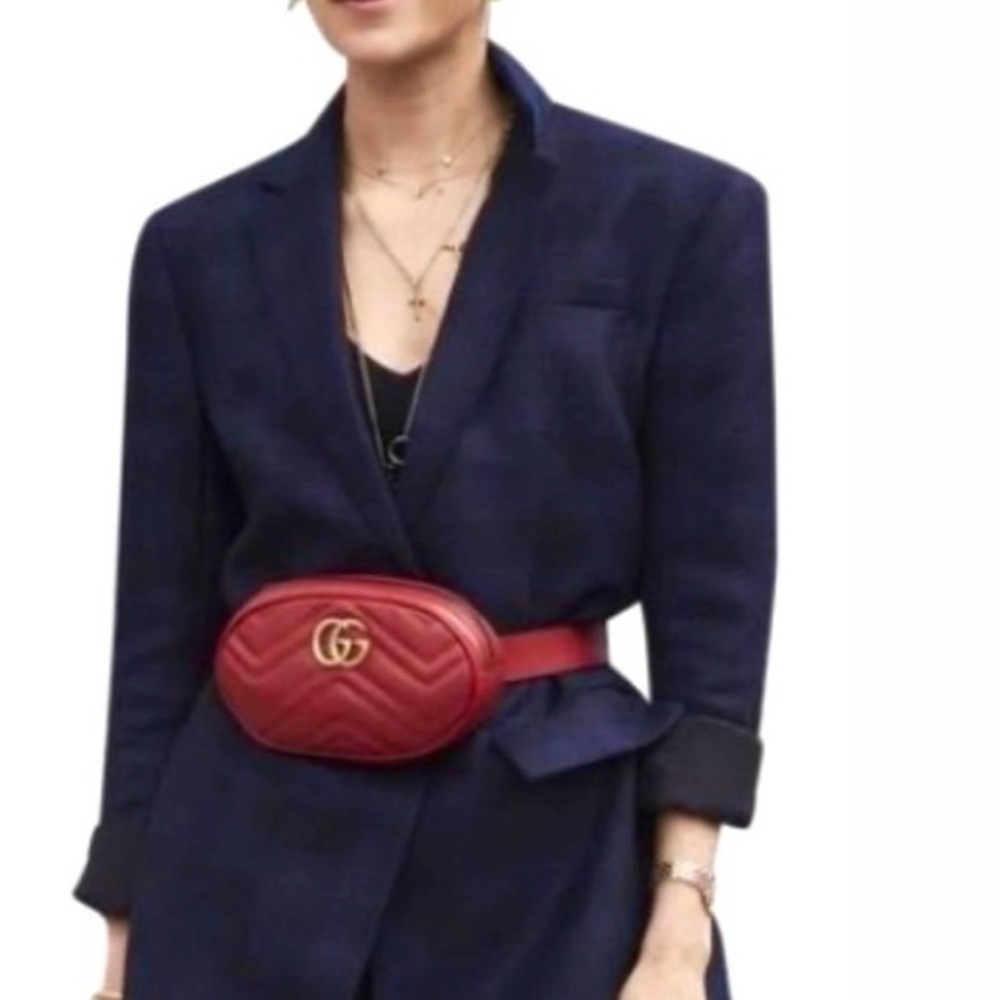 Auth.Gucci Red Quilted Leather Belt Bag with Gold Logo small